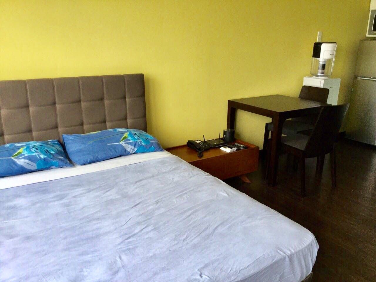 "Studio Condo for Rent in The Knightsbridge Residences, Poblacion, Maka"10