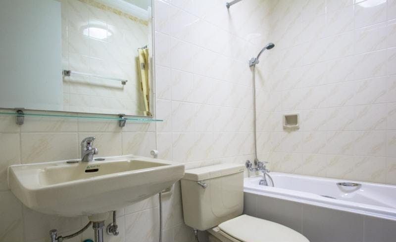 2BR Condo for Rent06