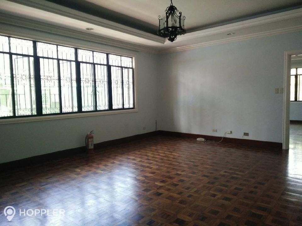 "4BR House for Rent in San Lorenzo Village, Makati"04