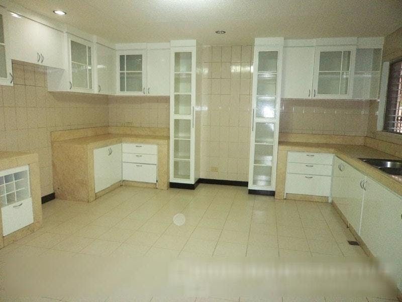 "4BR House for Rent in Magallanes, Makati"05