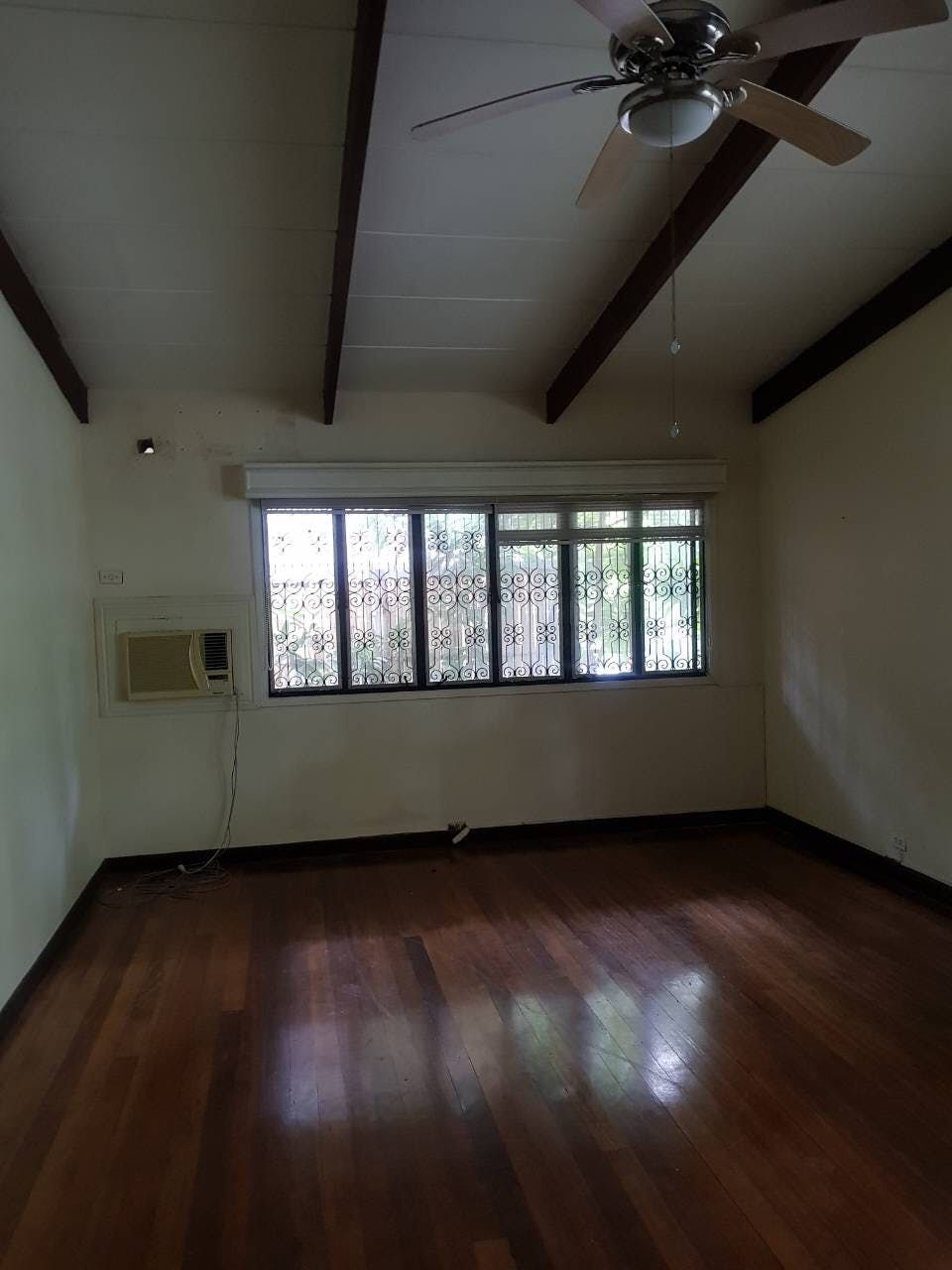 "4BR House for Rent in Dasmari?as Village, Makati"10