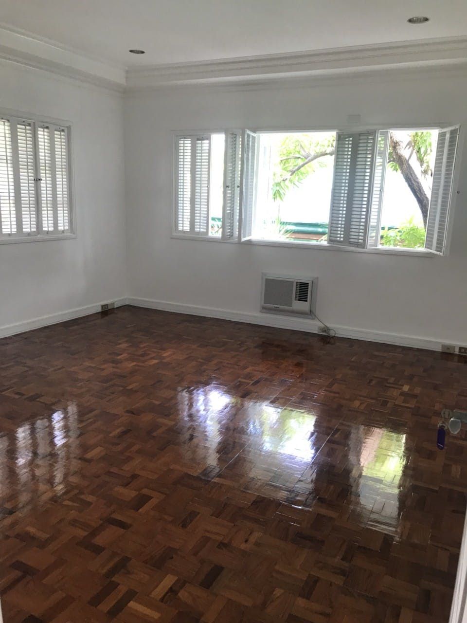 "4BR House for Rent in Dasmari?as Village, Makati"06