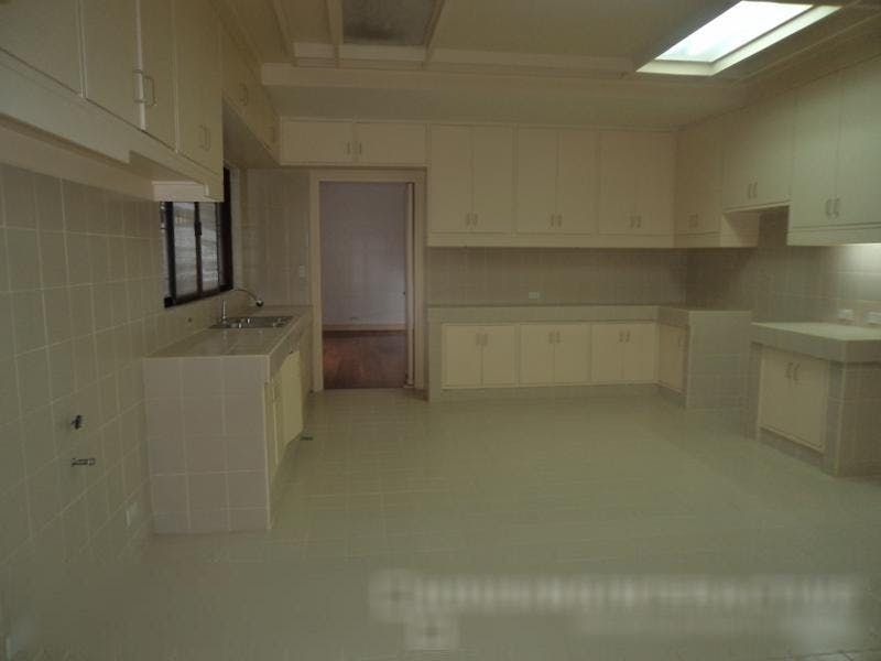 "4BR House for Rent in Corinthian Gardens, Quezon City"09