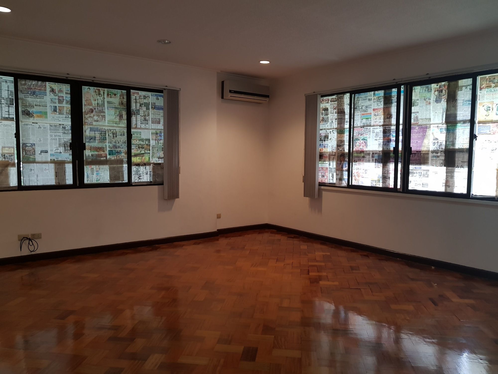 "4BR House for Rent in Dasmari?as Village, Makati"10