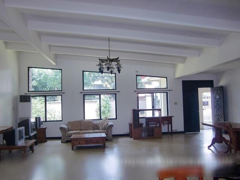 "3BR House for Rent in Dasmari?as Village, Makati"03