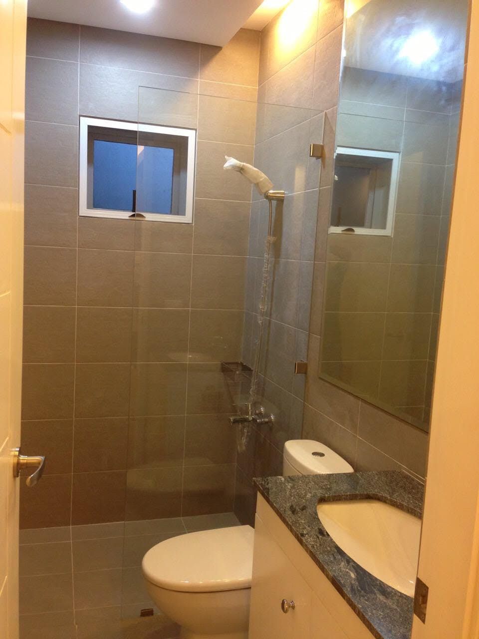 "4BR Townhouse for Rent in AFPOVAI Subdivision, Taguig"06
