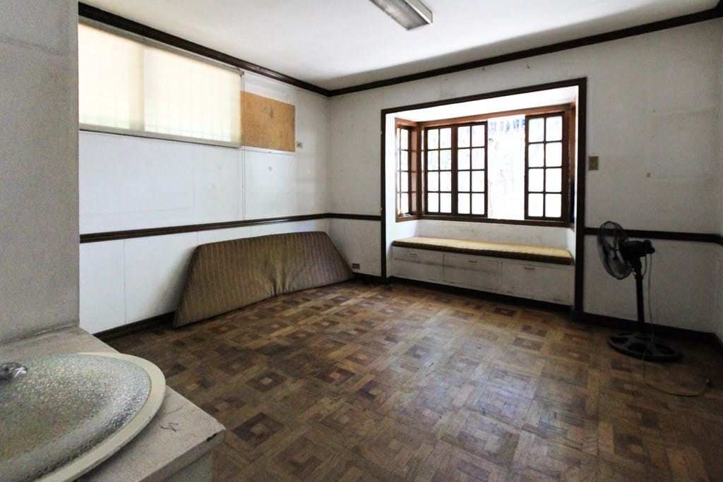 "4BR House for Rent in Magallanes, Makati"04