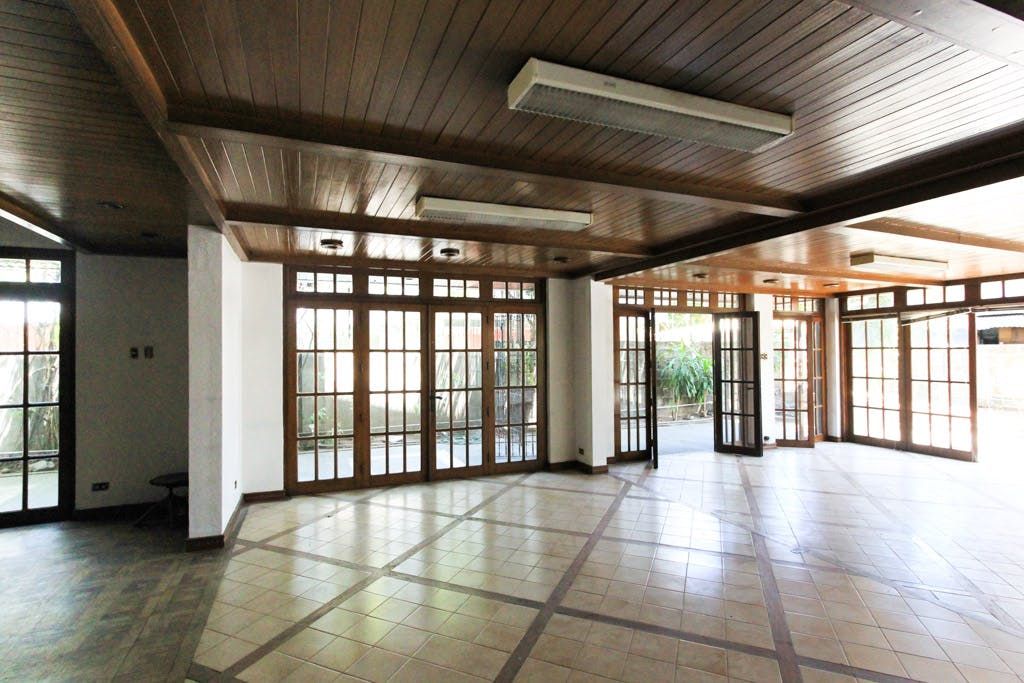 "4BR House for Rent in Magallanes, Makati"06