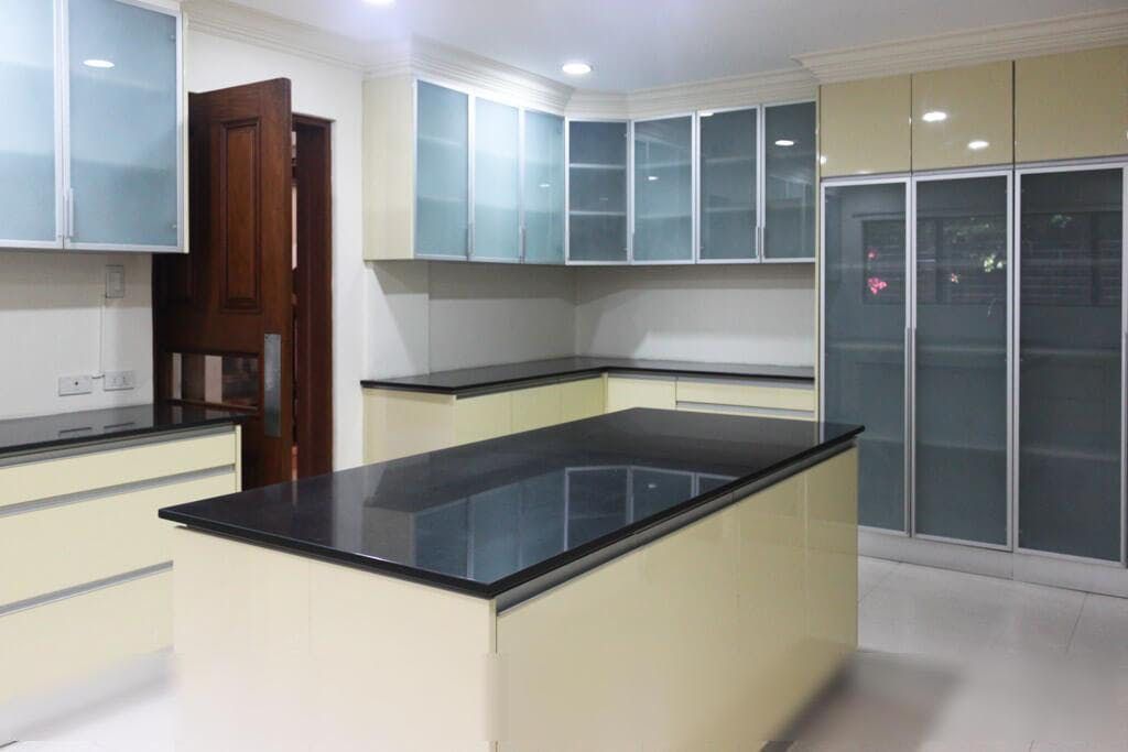 "5BR House for Rent in Dasmari?as Village, Makati"10