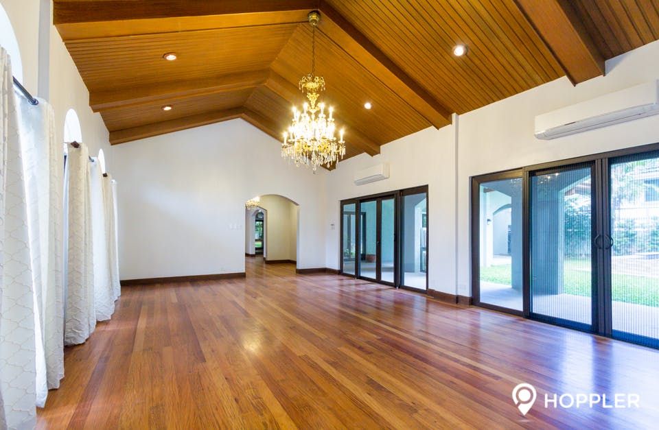 "4BR House for Rent in Green Meadows, Quezon City"04