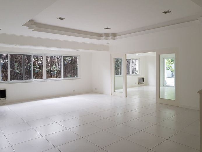 "3BR House for Rent in Dasmari?as Village, Makati"01