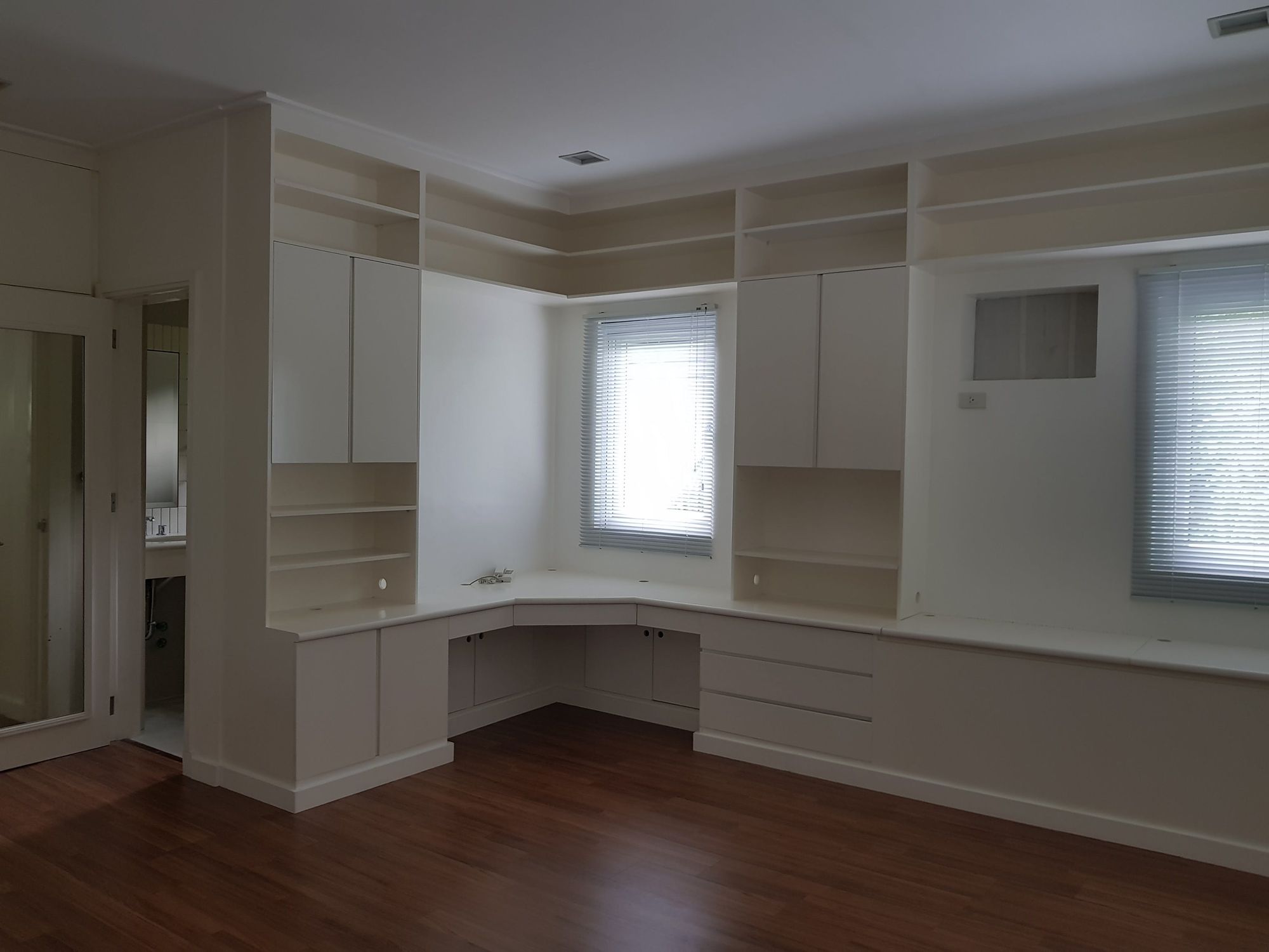 "3BR House for Rent in Dasmari?as Village, Makati"09