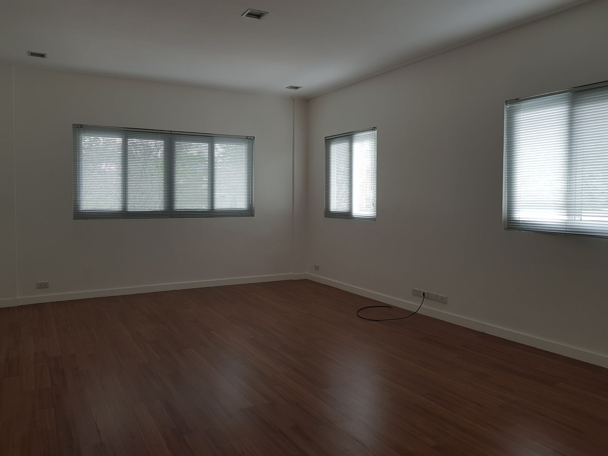 "3BR House for Rent in Dasmari?as Village, Makati"10