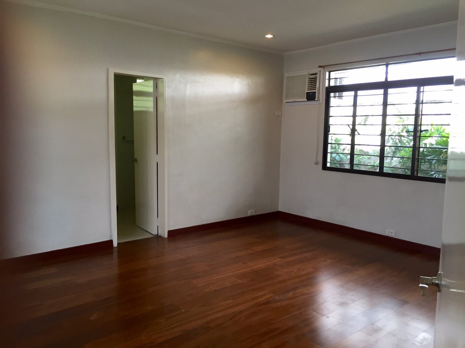 "6BR House for Rent in San Lorenzo Village, Makati"08