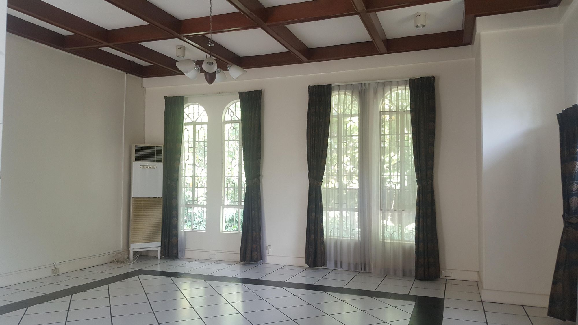 "6BR House for Rent in Dasmari?as Village, Makati"04