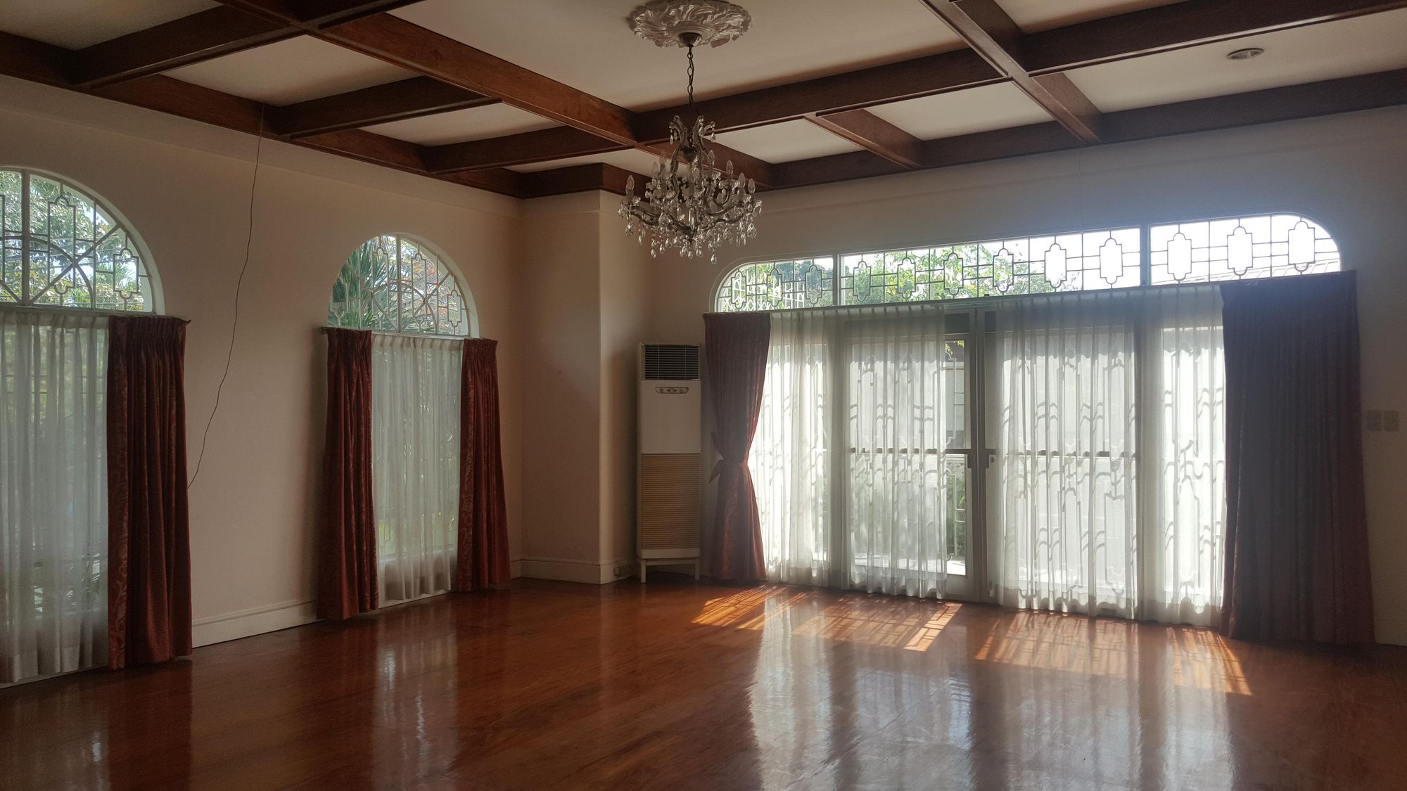 "6BR House for Rent in Dasmari?as Village, Makati"06