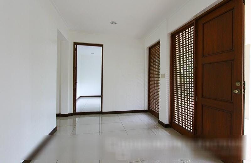 "4BR House for Rent in Dasmari?as Village, Makati"08