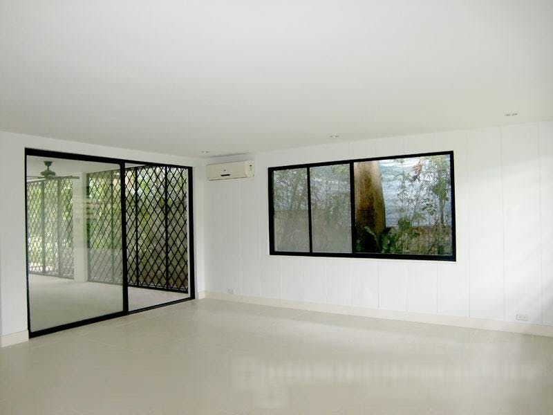 "3BR House for Rent in Dasmari?as Village, Makati"06