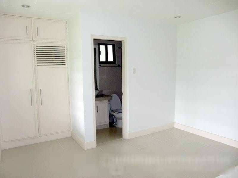 "3BR House for Rent in Dasmari?as Village, Makati"10