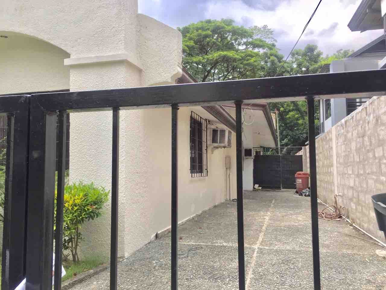 "7BR House for Rent in San Lorenzo Village, Makati"04