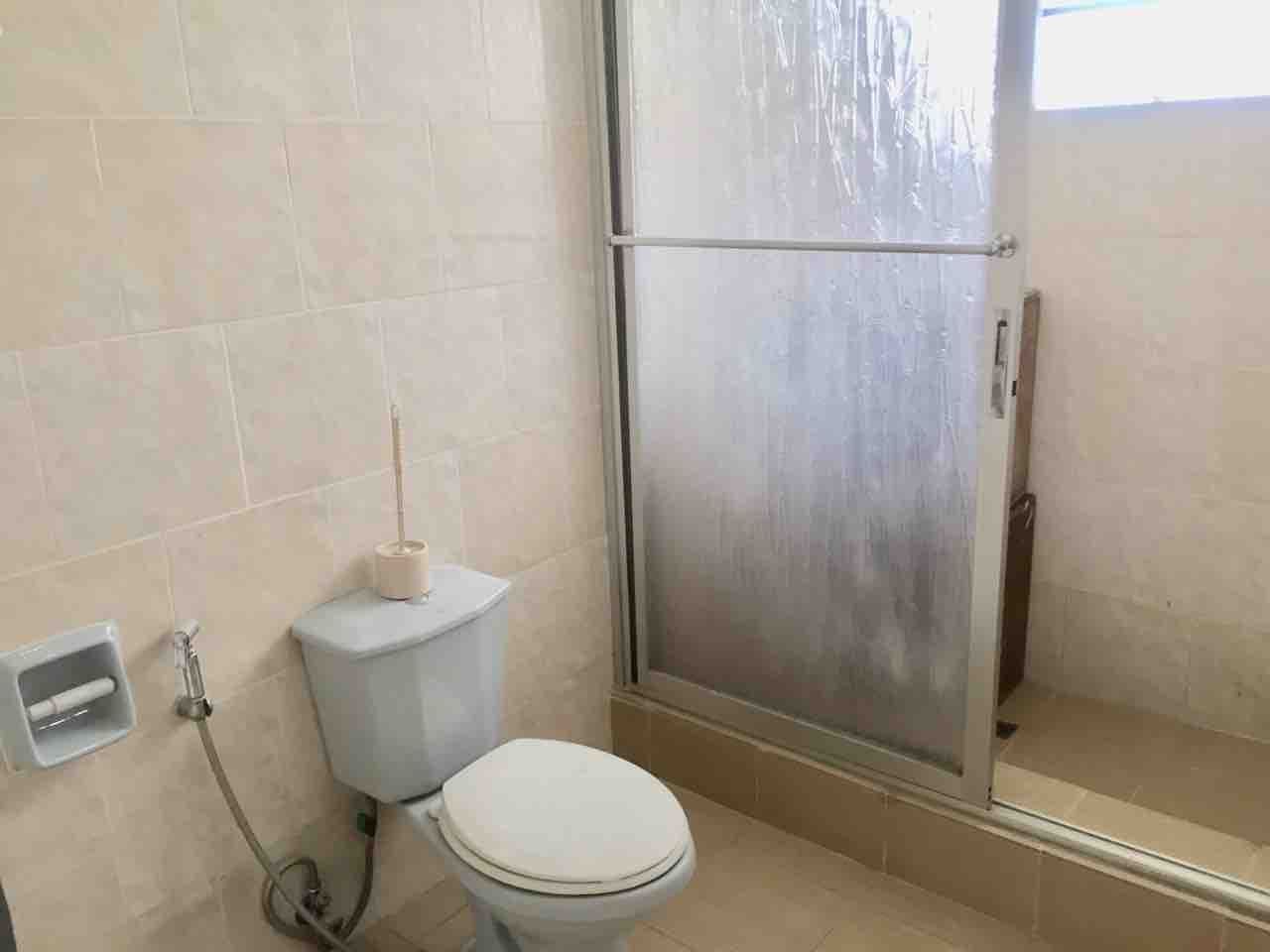"7BR House for Rent in San Lorenzo Village, Makati"06