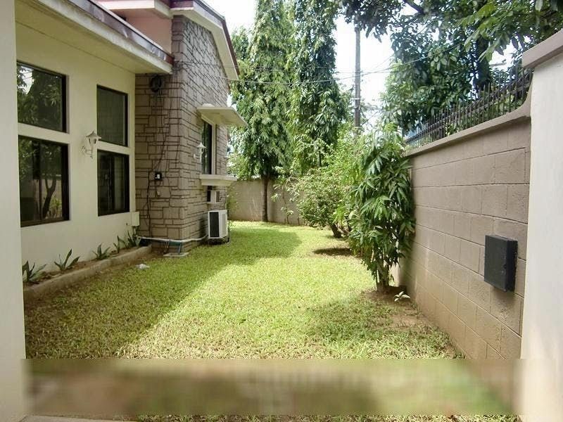 "7BR House for Rent in San Lorenzo Village, Makati"10