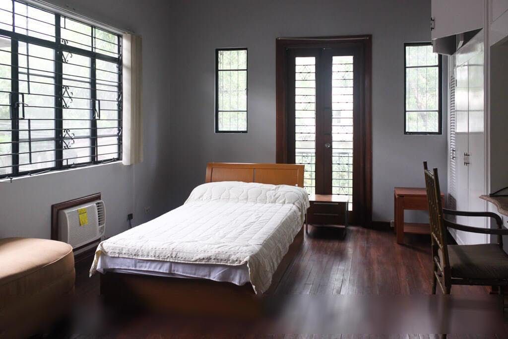 "3BR House for Rent in San Lorenzo Village, Makati"04
