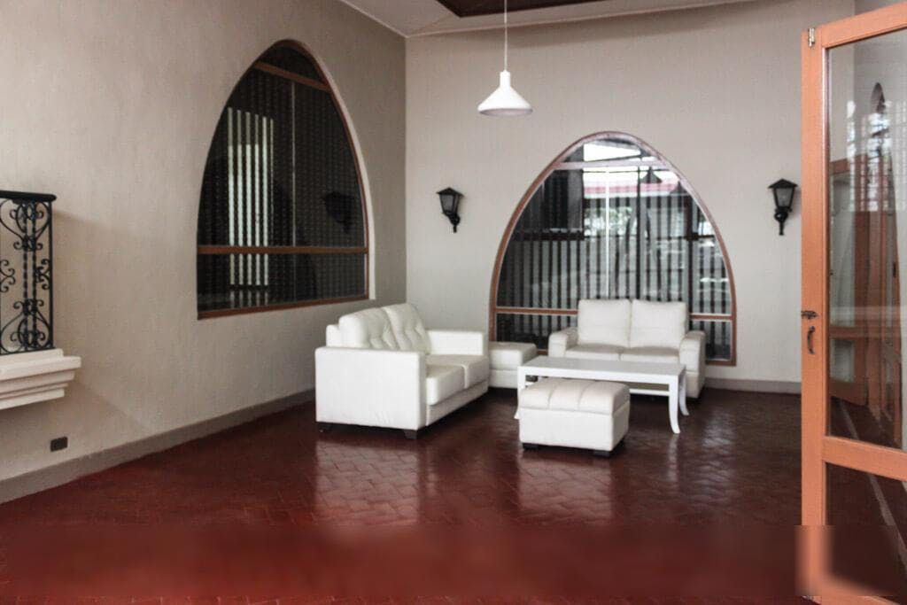 "3BR House for Rent in San Lorenzo Village, Makati"08