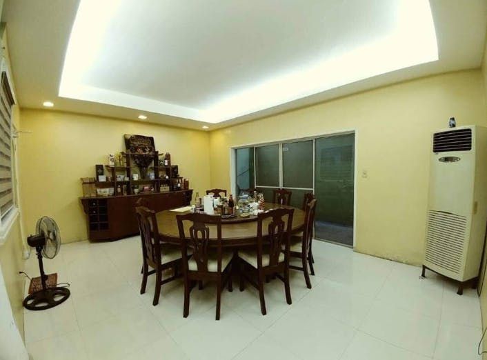 "5BR House for Rent in Diliman, Quezon City"10