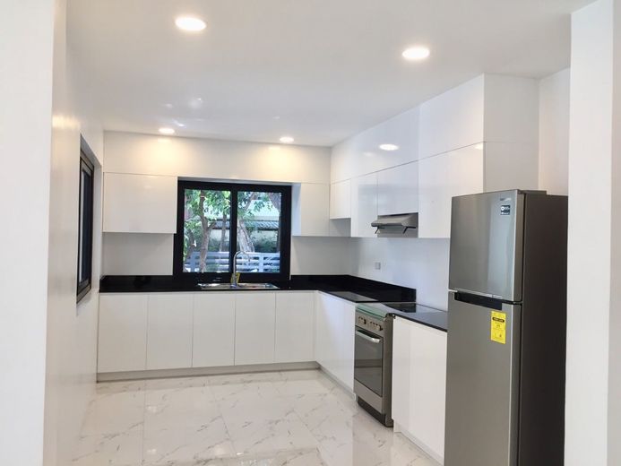 "3BR House for Rent in San Lorenzo Village, Makati"01