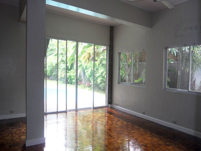 "4BR House for Rent in Dasmari?as Village, Makati"06