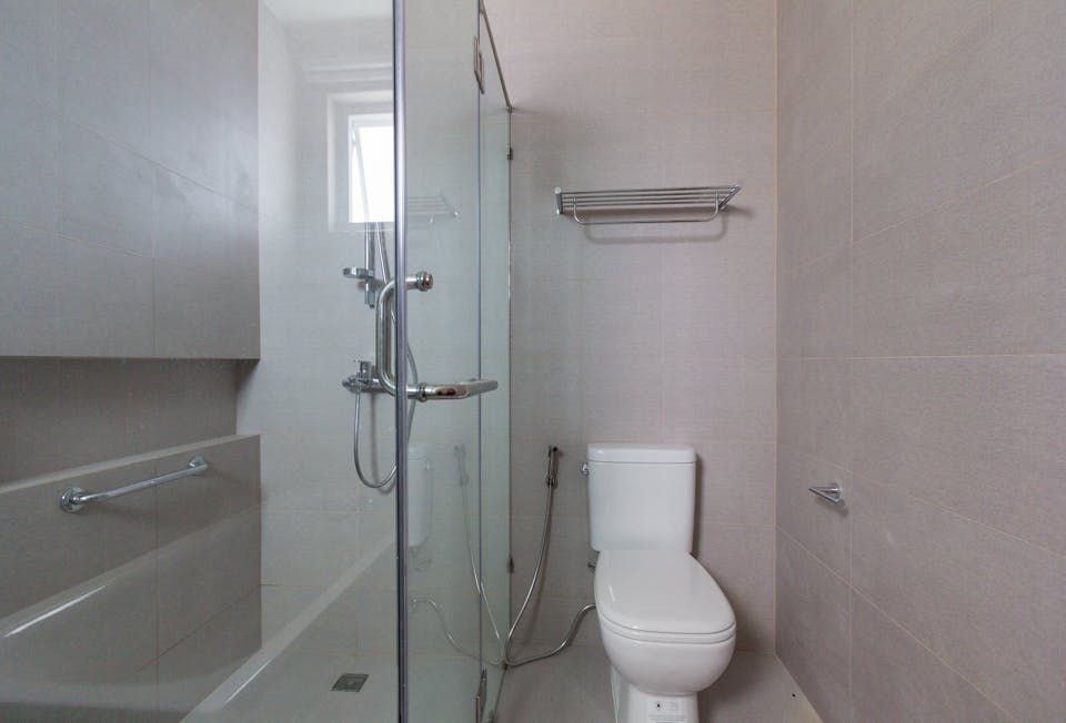 "4BR House for Rent in Dasmari?as Village, Makati"03