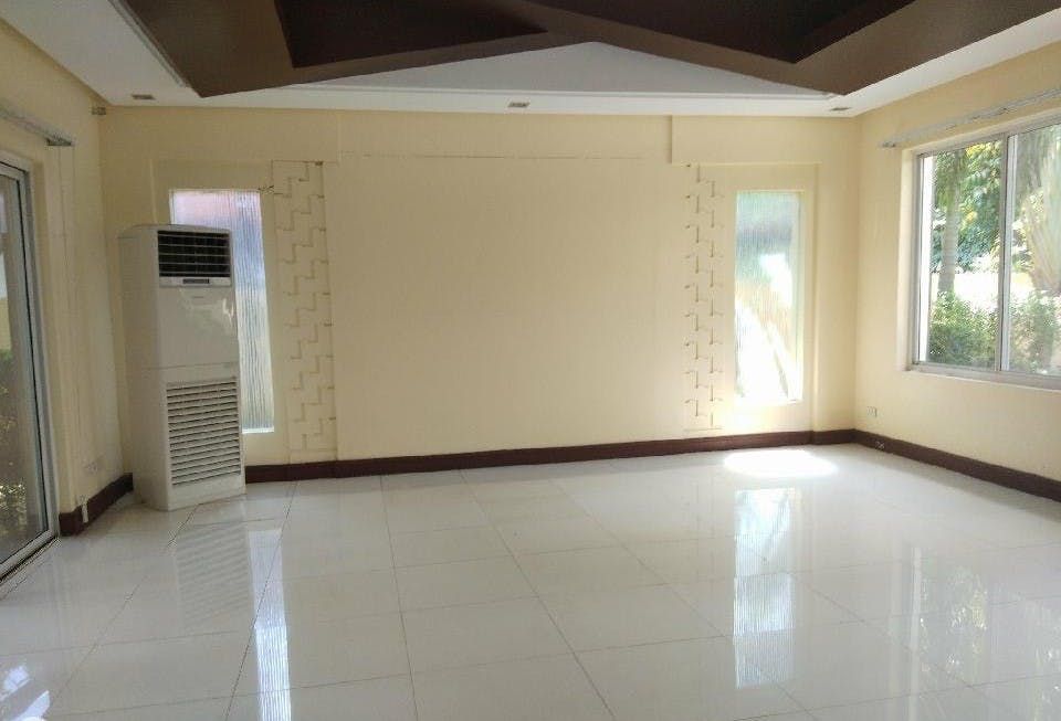 "4BR House for Rent in Dasmari?as Village, Makati"06