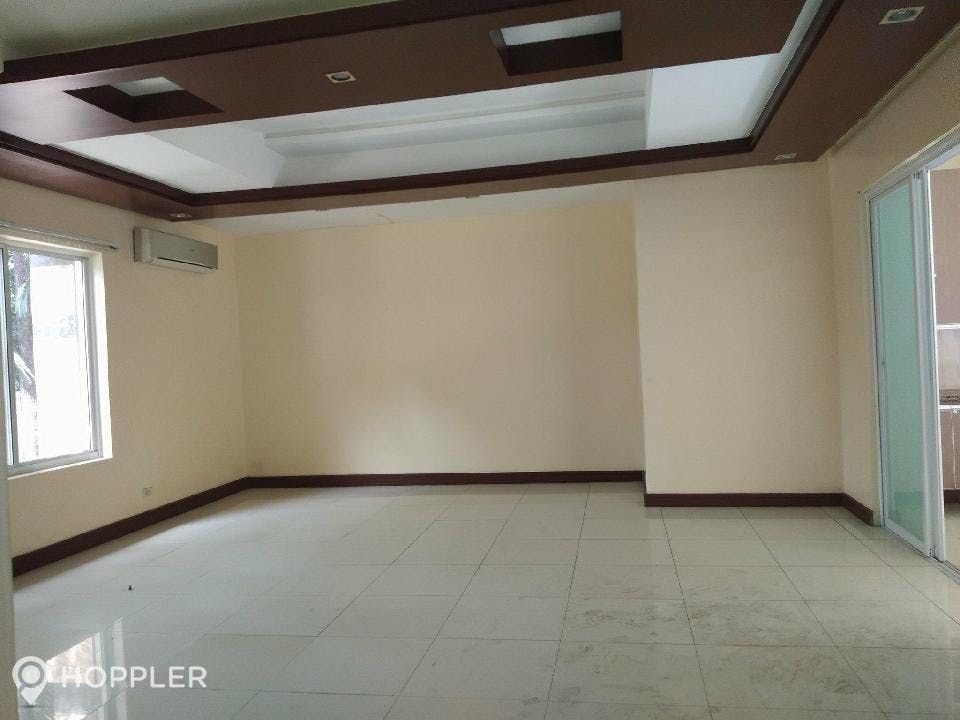 "4BR House for Rent in Dasmari?as Village, Makati"10