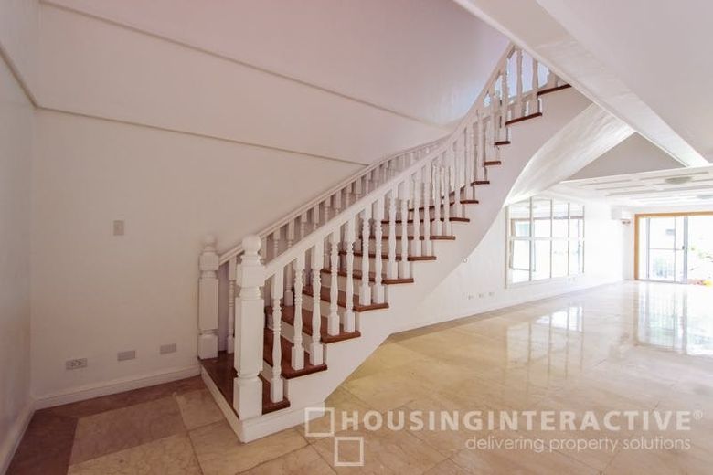 "3BR House for Rent in San Lorenzo Village, Makati"01