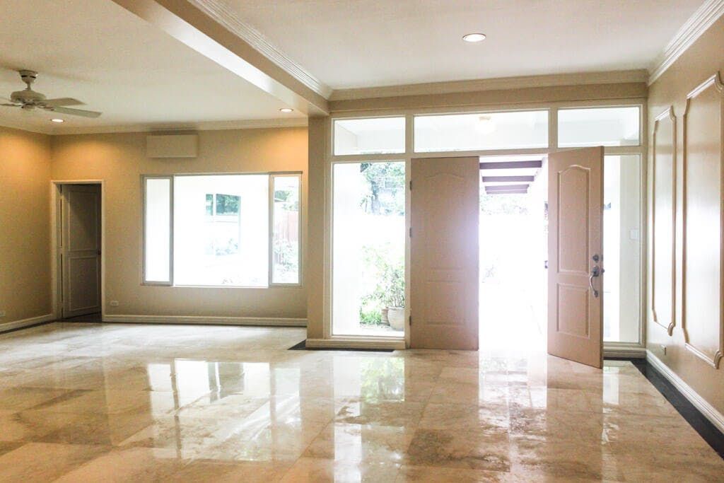 "5BR House for Rent in San Lorenzo Village, Makati"06