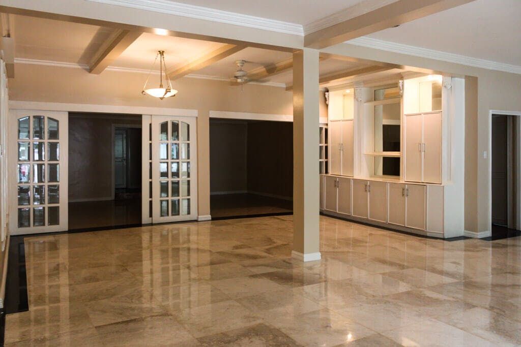 "5BR House for Rent in San Lorenzo Village, Makati"08