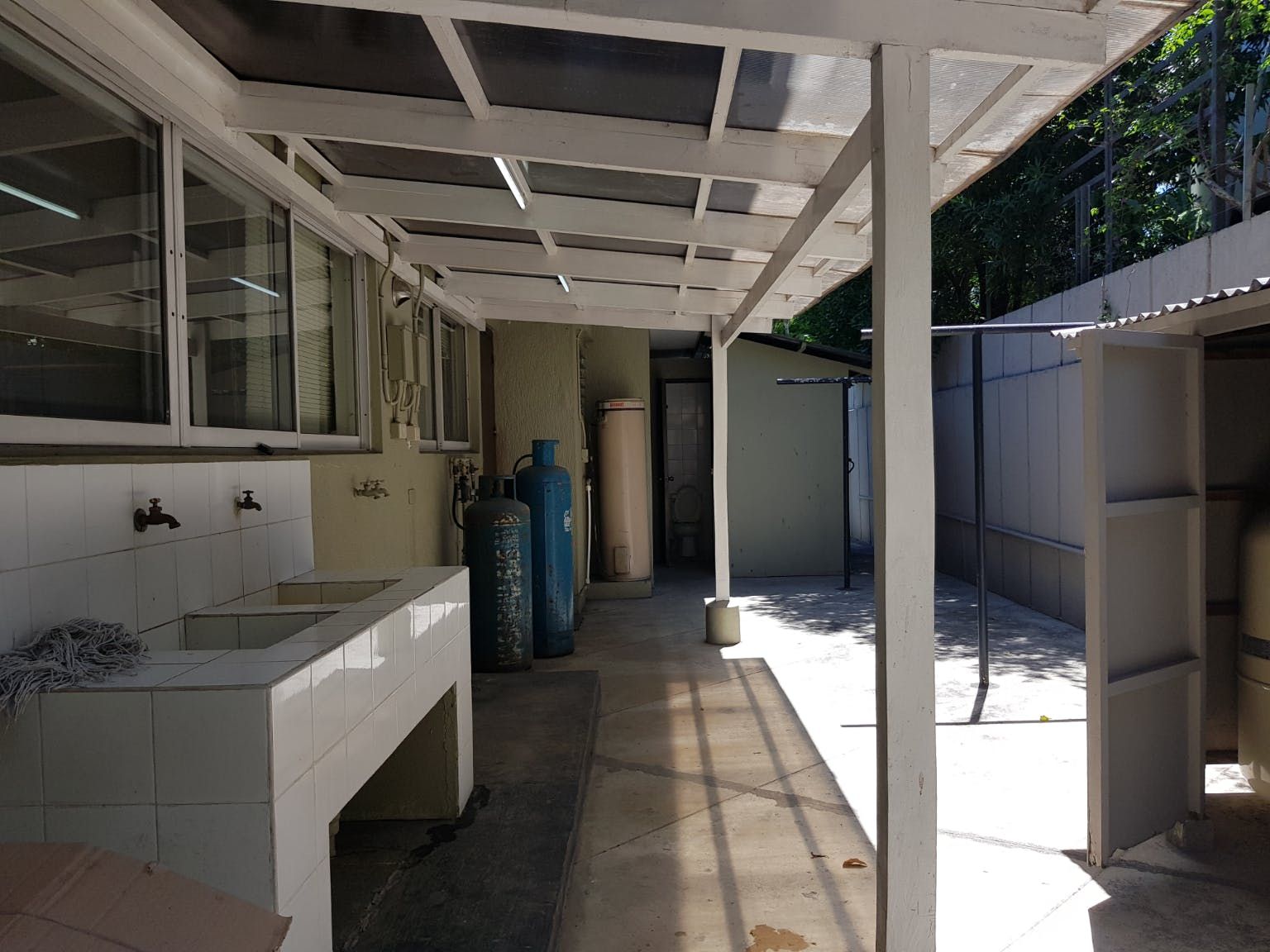 "4BR House for Rent in Dasmari?as Village, Makati"07