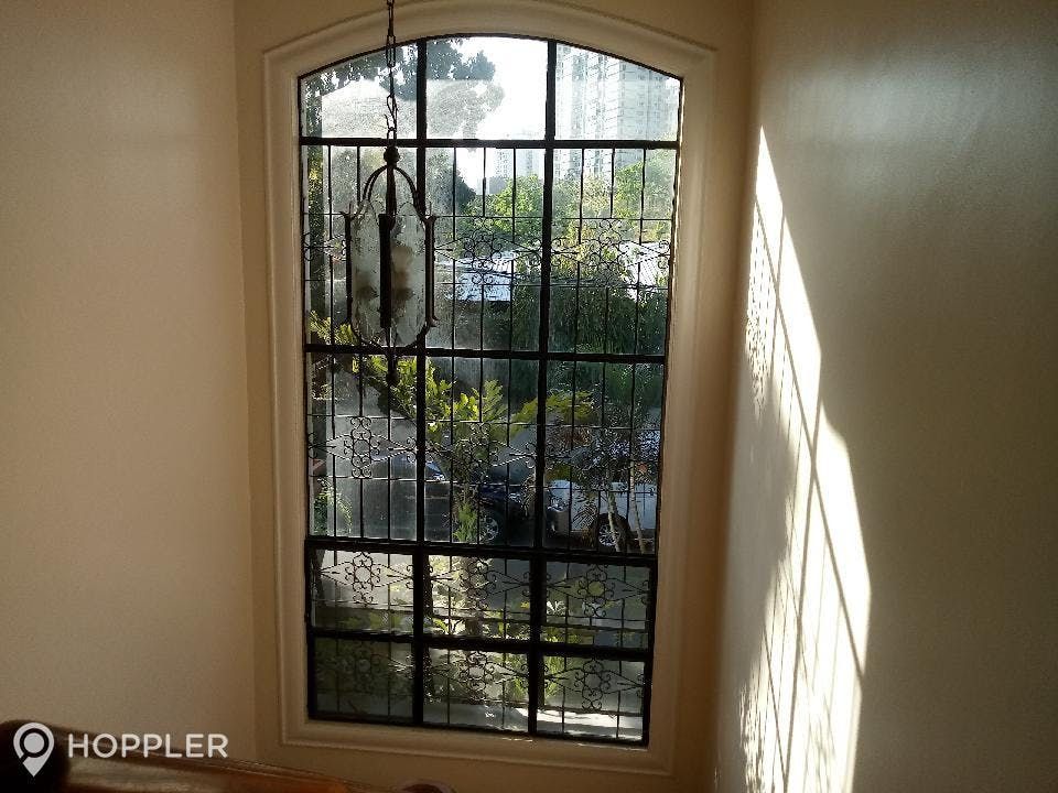 "4BR House for Rent in San Lorenzo Village, Makati"08