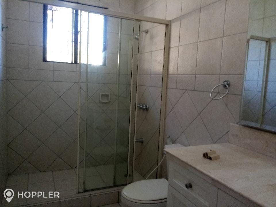 "4BR House for Rent in San Lorenzo Village, Makati"10
