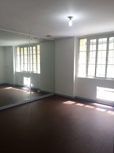 "5BR House for Rent in Diliman, Quezon City"01