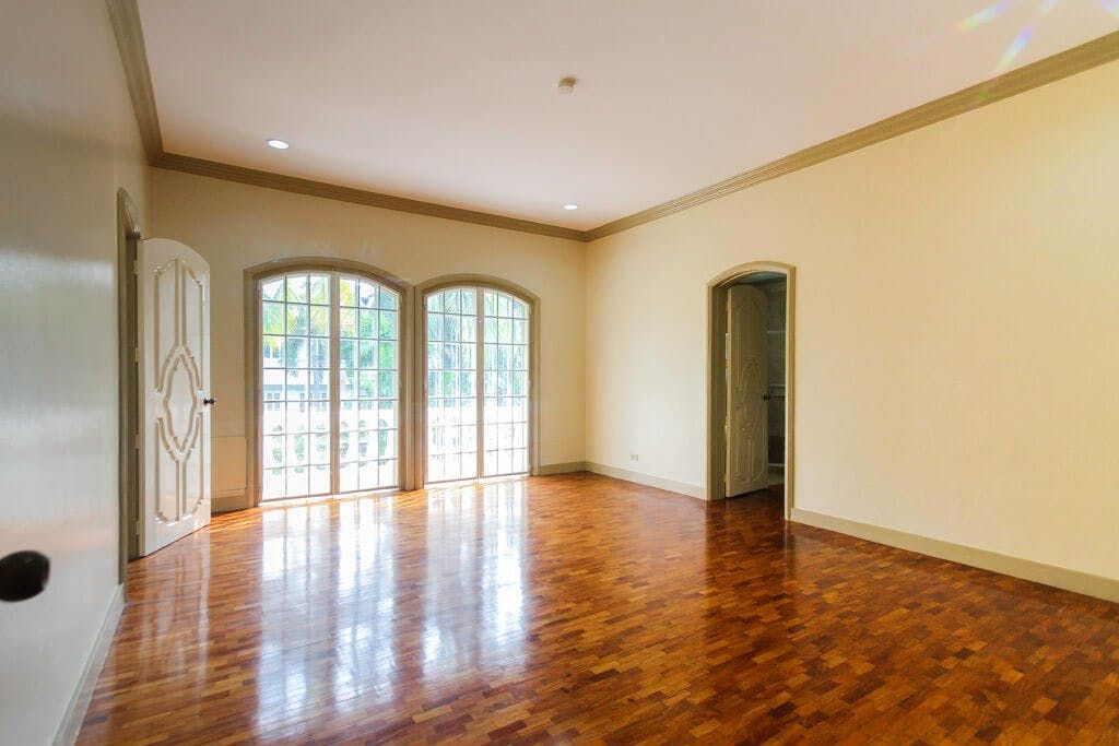 "5BR House for Rent in Forbes Park, Makati"08