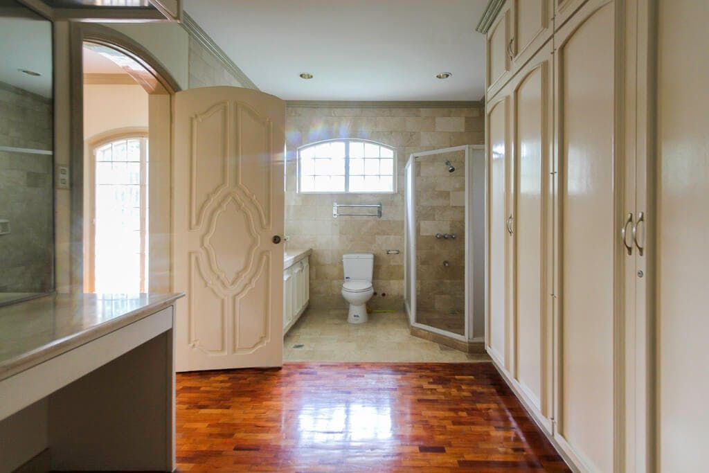 "5BR House for Rent in Forbes Park, Makati"10
