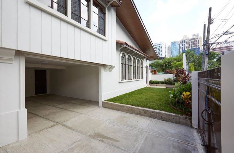 "3BR House for Rent in San Lorenzo Village, Makati"01