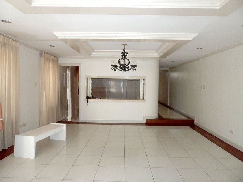 "3BR House for Rent in San Lorenzo Village, Makati"04