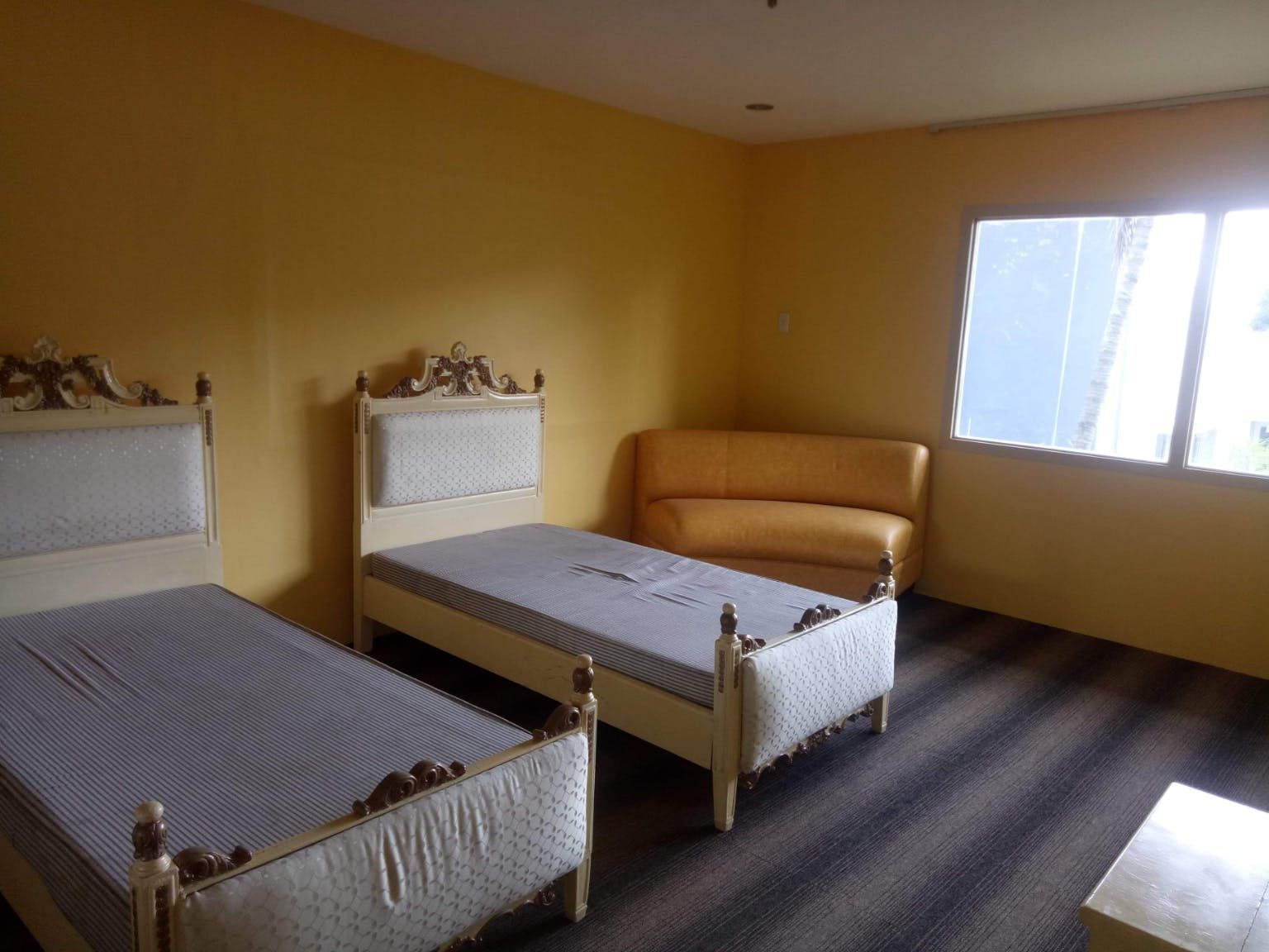 "5BR House for Rent in Alta Vista, Quezon City"04