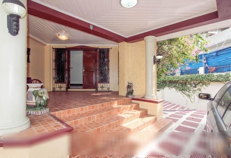 "4BR House for Rent in Ayala Alabang Village, Muntinlupa"01