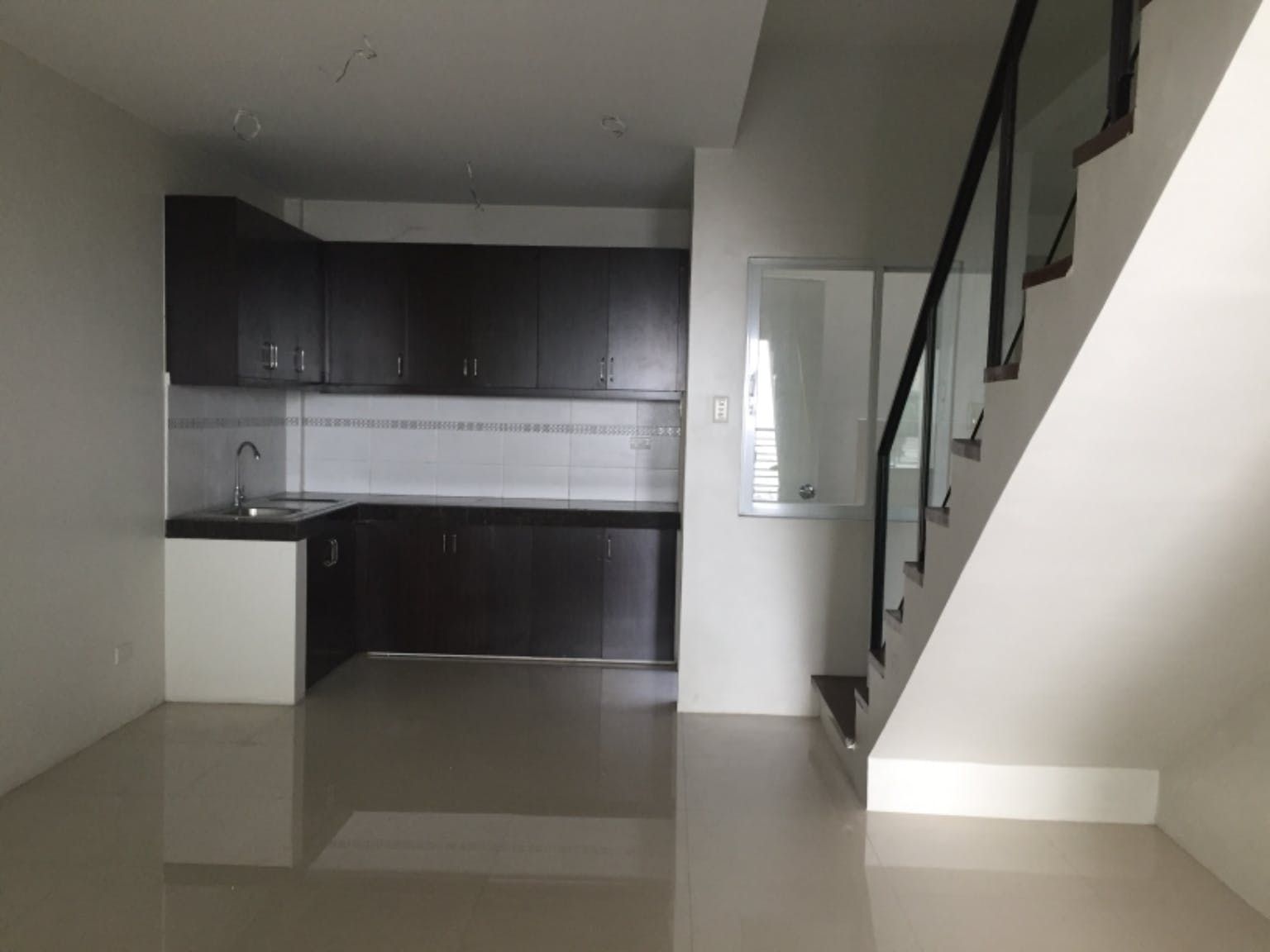 "3BR Townhouse for Rent in Balintawak, Quezon City"05