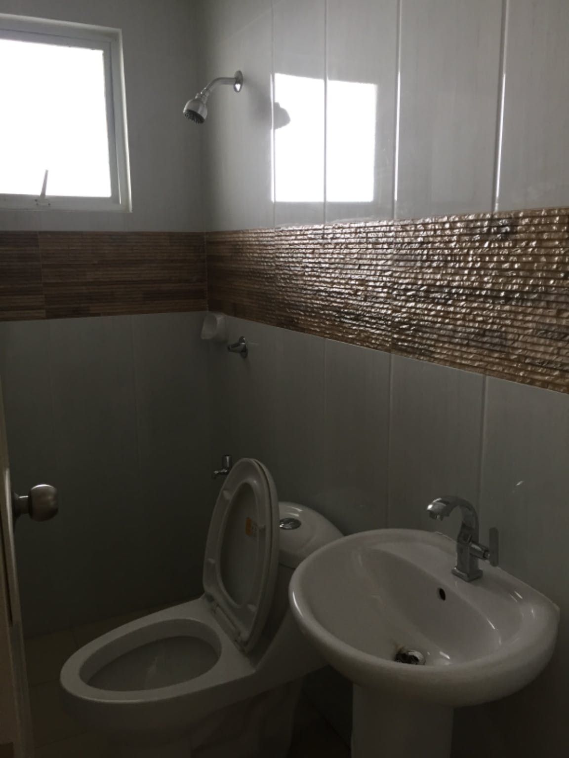"3BR Townhouse for Rent in Balintawak, Quezon City"06