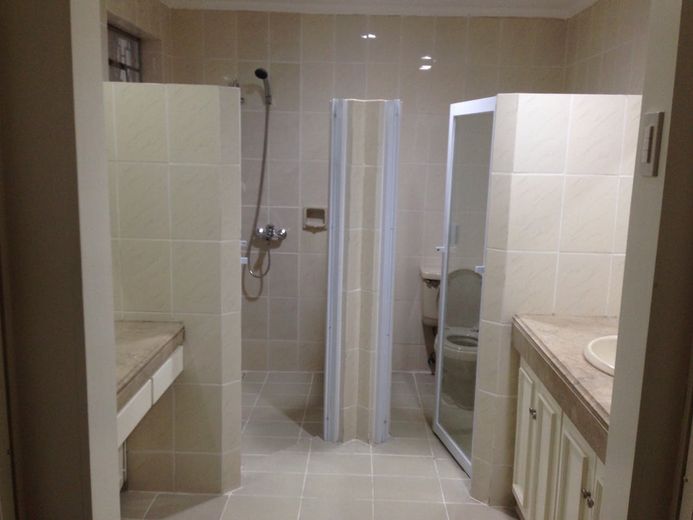 "3BR House for Rent in San Lorenzo Village, Makati"01